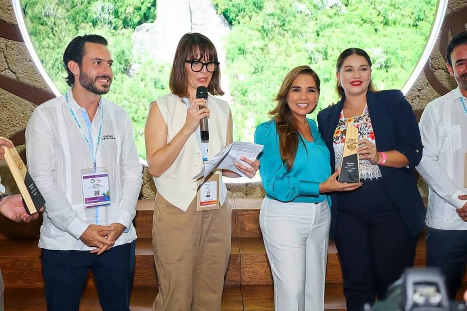 Yesterday, at @TianguisTurisMX, @Tripadvisor presented 12 awards to tourist destinations in the #MexicanCaribbean across different categories, highlighting:

🧵👇