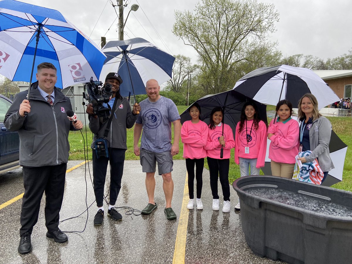 Great morning with Abraham Lincoln Elementary school where these young students lead a project getting donations of old shoes leading to supplying water systems to areas in need. They met their goal so Principal John Sponsel took a cold plunge this morning on @WISH_TV.