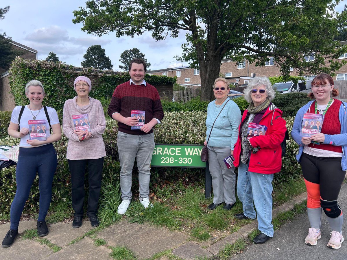 We had a great session on the #labourdoorstep in Almond Hill, Stevenage at lunchtime yesterday!

A few residents I spoke to were worried about feeling safe on our high streets.

They’re now backing Labour, and our plan to tackle crime & make our streets safer.

#saferwithplater