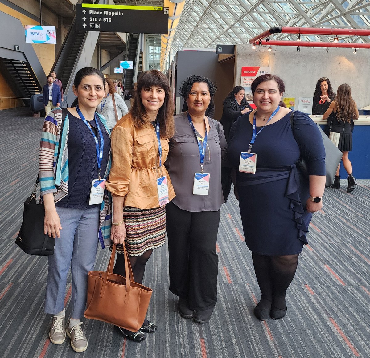 Reunion of current and former @UHRadiology breast imagers with @DonnaPlecha @EtesamiMaryam and Dr. Ramya Pham at #SBI2024.