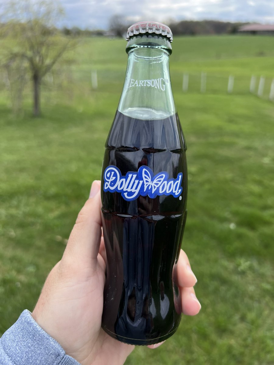 I couldn’t pass up this estate sale find. 1994 #Dollywood Coca-Cola