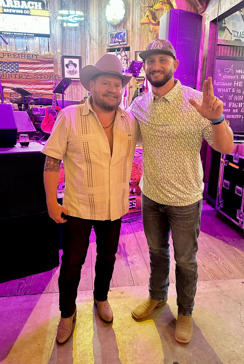 Big thank you to Texas State Alum and Legend @randyrogersband for supporting @TXSTATEFOOTBALL last night at Victory Jam #TakeBackTexas 🤝