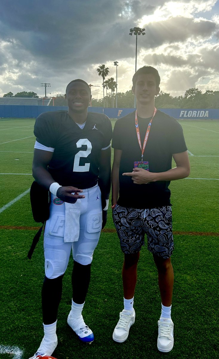 Thanks for the invite @GatorsFB.So cool to attend meetings and learn from guys I have looked up to for a long time @GrahamMertz5 and @DerekLagway. 2 of the great QB’s in the nation. @coach_bnapier @CoachRyanO @CoachLWillliams @RussellEllingt4 @FloridaGators @DemetricDWarren