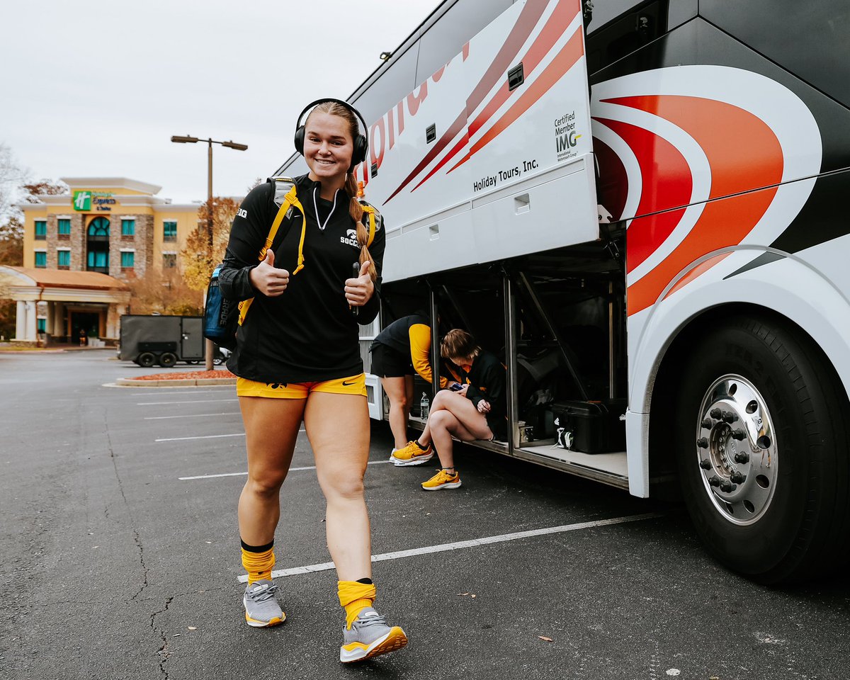 Help us wish @delaneyholtey a very Happy Birthday🥳🎁 #Hawkeyes