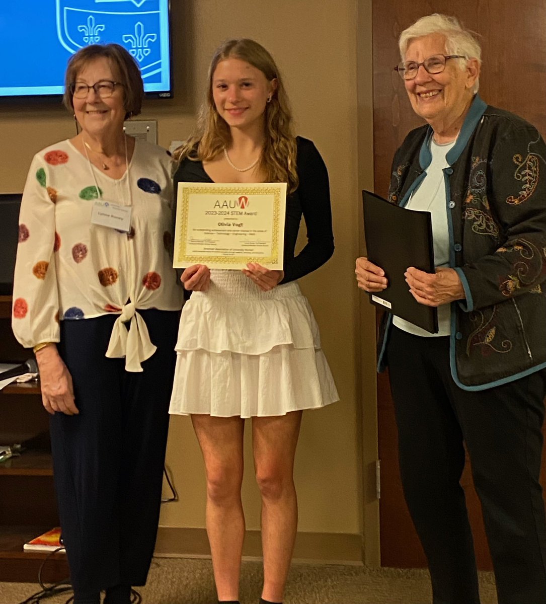 Last night VPHS senior Olivia Vogt was honored by the Kirkwood/Webster Groves AAUW as a STEM girl of promise. Olivia plans to attend STLCC next year and study meteorology.