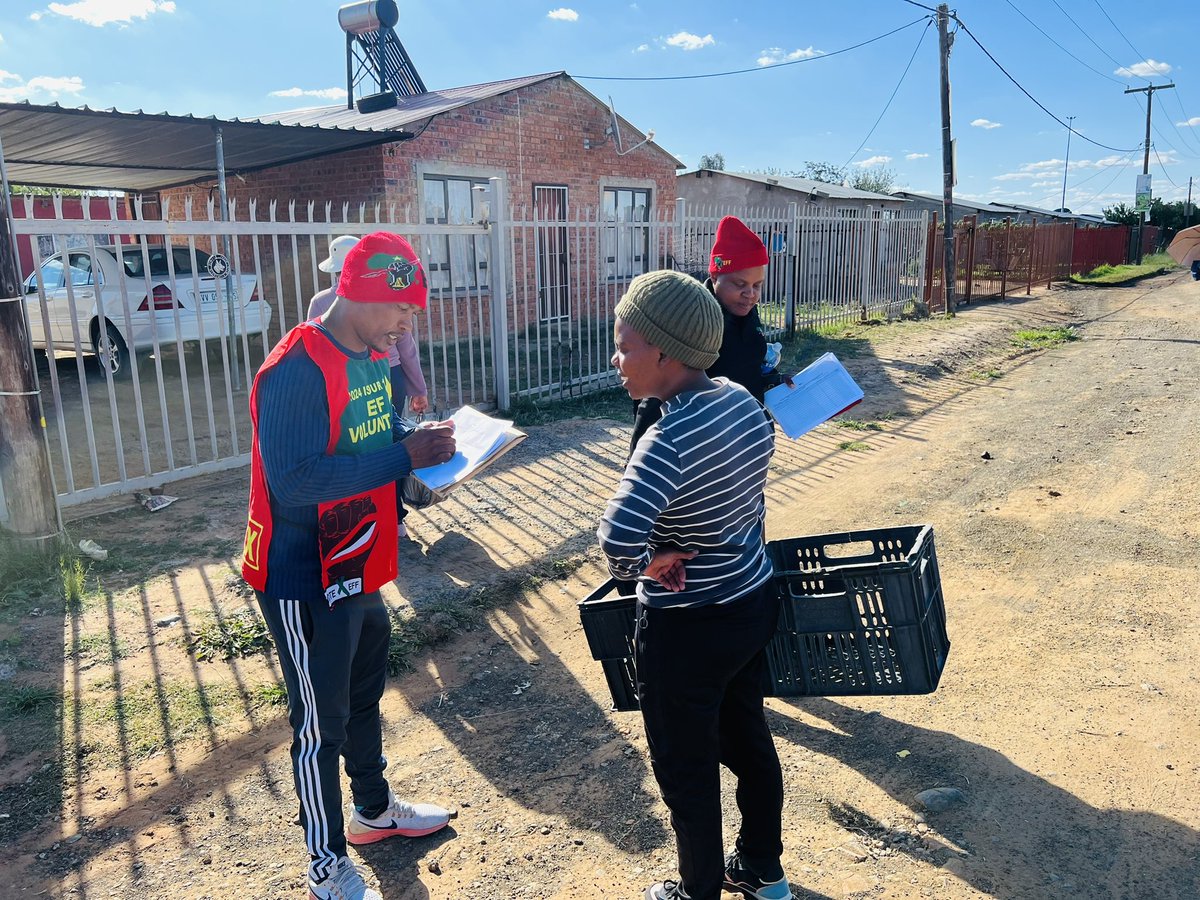 🚨47 Days To Go🚨 EFF Mangaung SRETF Coordinator, Fighter @M_Ramatlama on a door to door in Bloemfontein ward 8 Mangaung. The 29th of May 2024, officially marks an opportunity for our nation to achieve true freedom, which at the centre of it sits, Economic Freedom.…