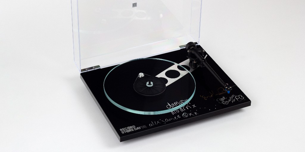 Would you like to own a Rega Planar 3 deck signed by @blurofficial?🤩 We’re delighted to partner with @RSDUK to give you the chance to win this collectable deck. All you need to do is enter the prize draw: Enter here: bit.ly/4cSBF8P Good luck!