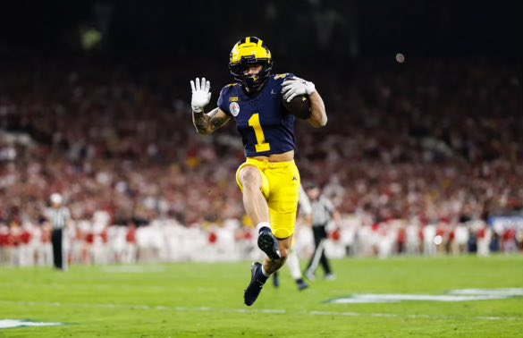 Blessed and honored to receive an offer from @UMichFootball 〽️ @Coach_SMoore @19Bellamy @CoachMatteo_WFS @AndrewmGoodrich @CoachMcCannERT @Spotlight39_Pod @WillVapreps @adamgorney @MohrRecruiting @RivalsFriedman @EJHollandOn3 @CharlesPower @hatfieldsports @ChadSimmons_