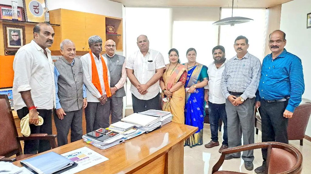 Visited MAHE (Manipal Academy of Higher Education) with Udupi Chikkamagaluru BJP MP Candidate Shri Kota Shrinivas Poojari @KotasBJP. Had good interaction with Dr. H.S. Ballal Ji (Pro-Chancellor @MAHE_Manipal), University Officials, Heads of Departments, Faculty and Staff of the…