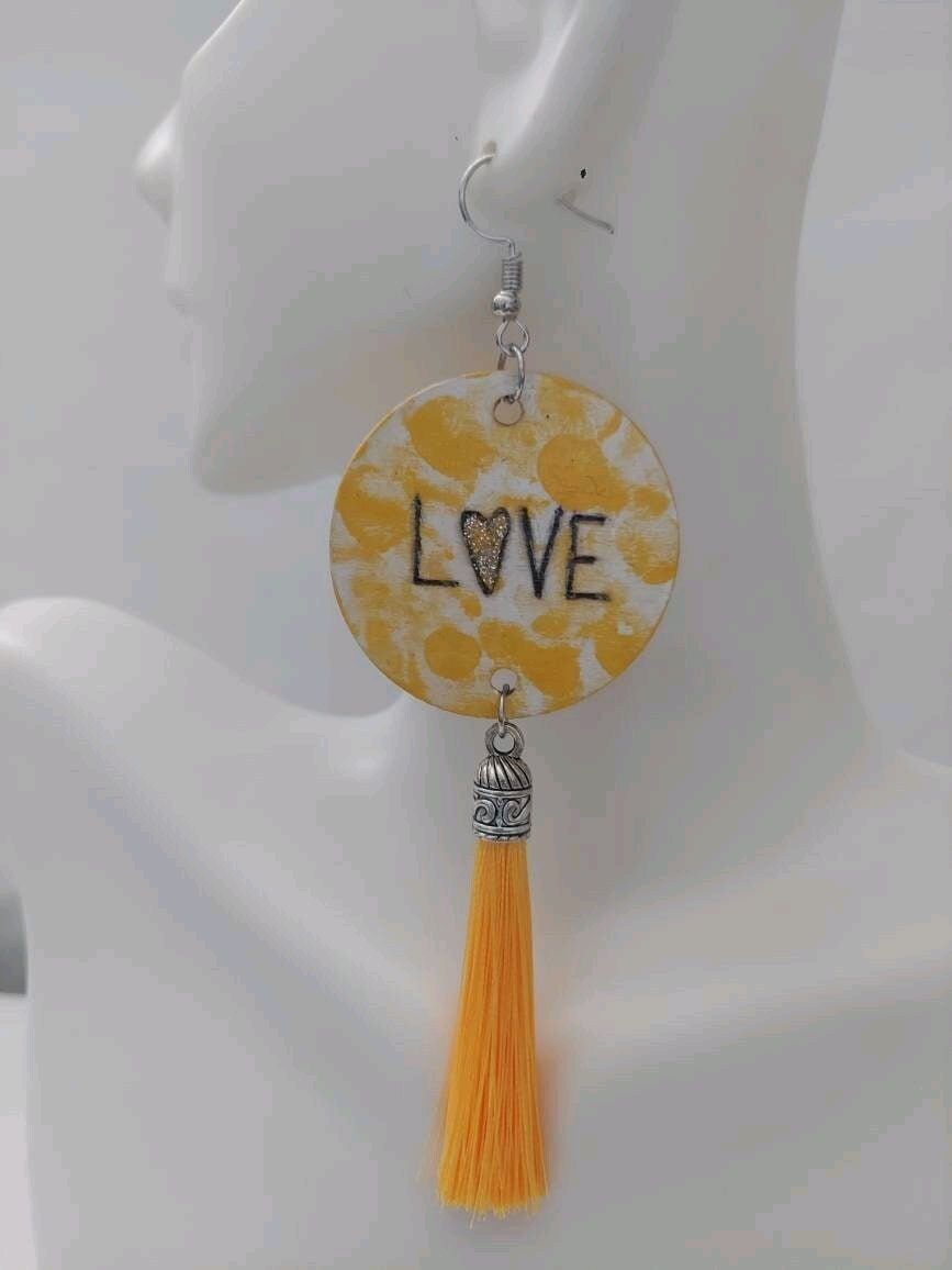 Check out these beautiful love handmade earrings in my shop. 💕#HOL1980

houseoflaurelle1980.etsy.com/listing/146294…

#handmadejewelry #handmadeearrings #earrings #handmadeshop #etsyshop #shopsmall #giftidea #fashion 
 #fashionista #gift