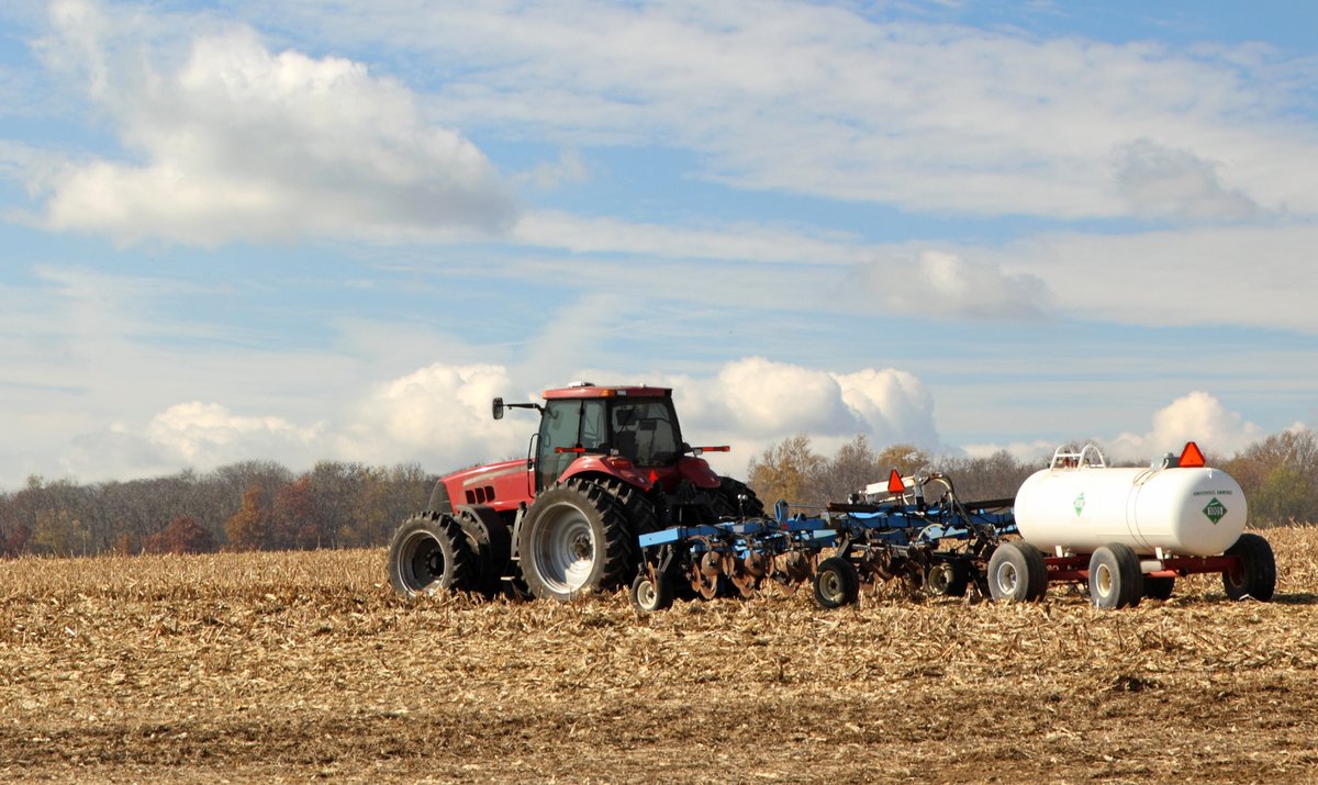 Even facing a rush against time and weather, farmers and applicators must not compromise safety when applying anhydrous ammonia (NH3) fertilizer during planting season. Here are some reminders on safe application practices this spring. ℹ️ mda.state.mn.us/anhydrous-safe… #MNAg #Plant24