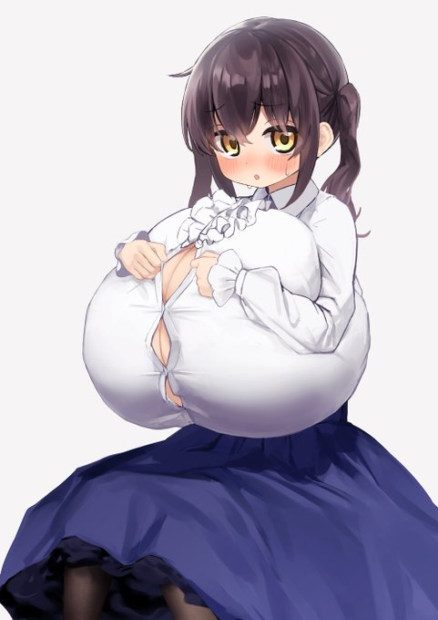 胸のボタン閉めてたらキツすぎておっぱいが出てきちゃったおっぐちゃん 