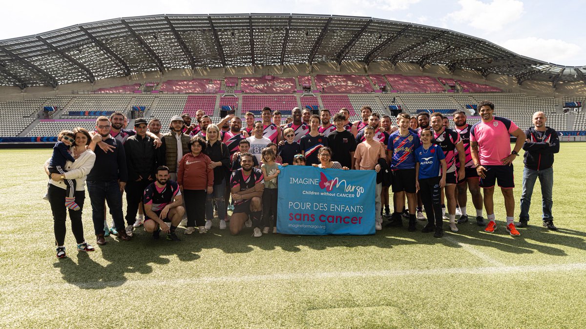 🫶 Nos Soldats Roses au soutien de @ImagineforMargo ce matin après l’entraînement ! #SFParis