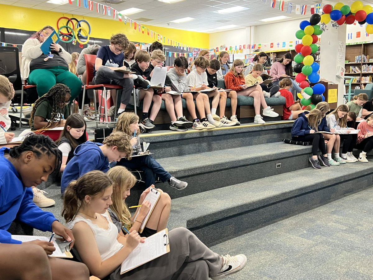 Fantastic last visit with @Scott_Thought at @GMHMiddle ‼️ These kiddos asked such great questions and wrote so much, their 🖊️s were on 🔥‼️ Thanks to Ms. Hoop for organizing everything and promoting Young Authors w/ over 90 submissions‼️ #ccslibrarymedia #onechatham