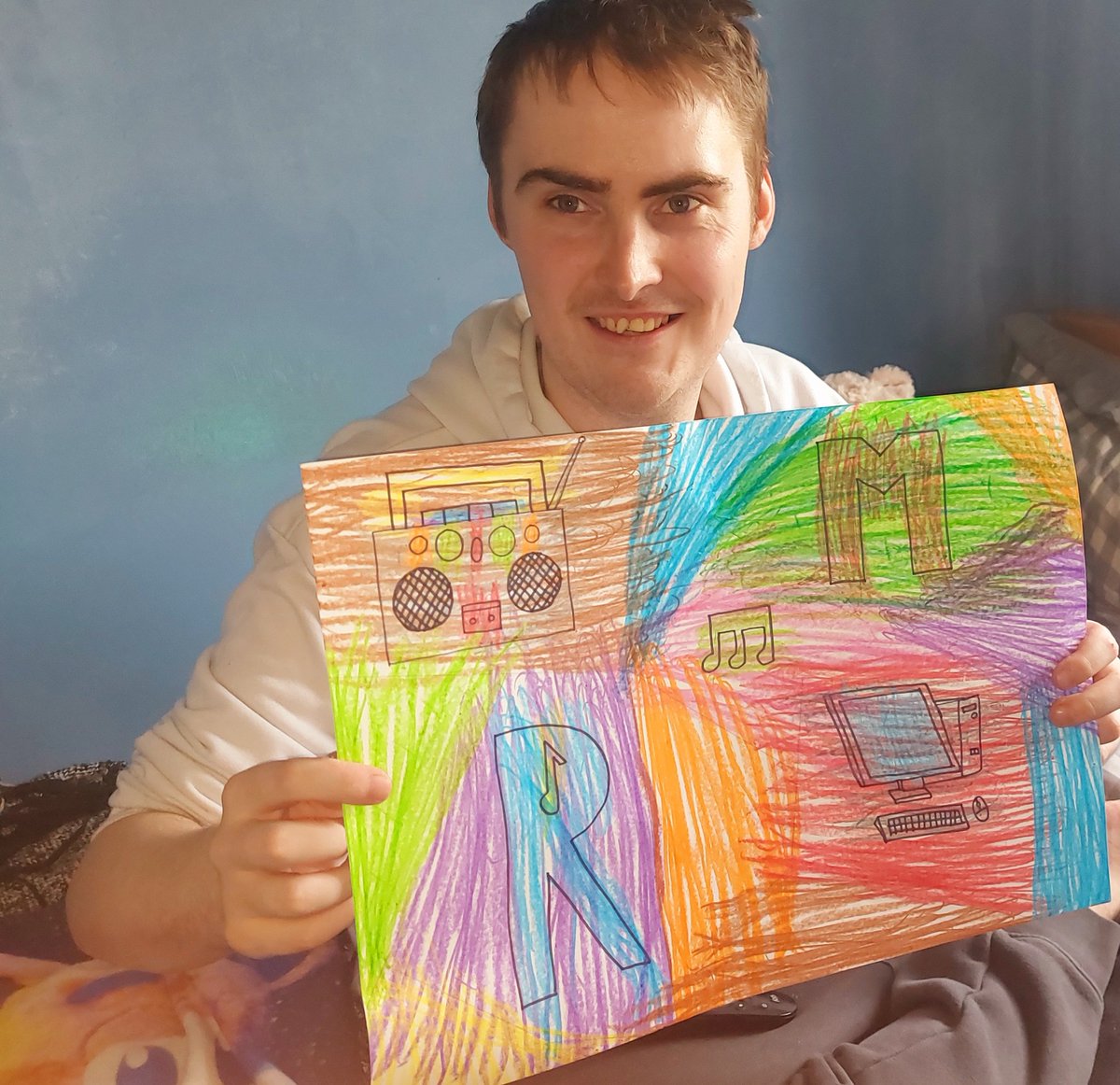 Ryan's daycentre have a art week this week, doing lots of paintings and drawings,  Ryan did this picture today, he was so excited when i picked him, up he came up running out from his daycentre he couldn't wait to show me.Another fantastic picture.