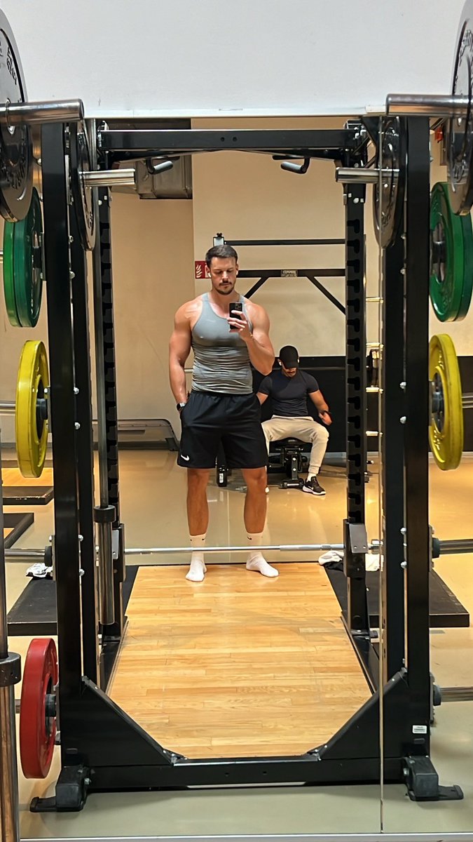 ultimate.simon tweet media