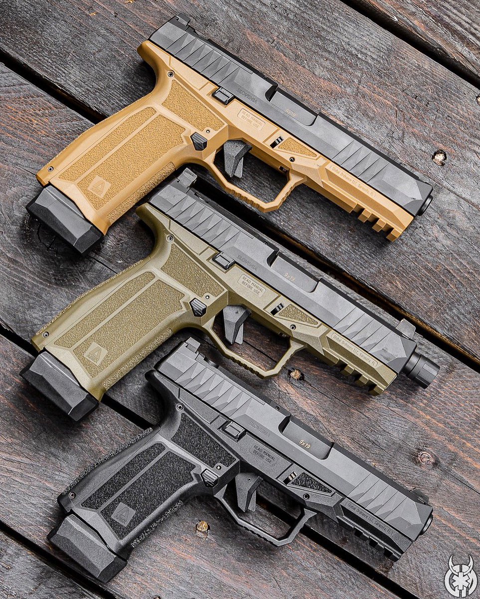 3 of a kind! ♠️♣️♥️♦️⁠ @AREXUSA1 ⁠ Photo by @Dstrbdmedic167