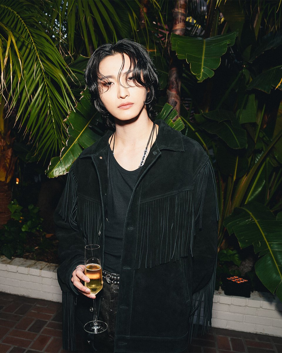 [📷] @.isabelmarant instagram post
‘Friends of the house gathered to celebrate Isabel Marant at the Château Marmont in Los Angeles’
🔗:instagram.com/p/C5qqMZIsszI/…

#ATEEZ #에이티즈 #SEONGHWA