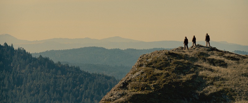 On SASQUATCH SUNSET, its provocative tonal dissonances, and the sasquatch myth's concerns with both colonialism and indigeneity. @Zam__Zoum reviews the new Zellner brothers film, opening today: reverseshot.org/reviews/entry/…