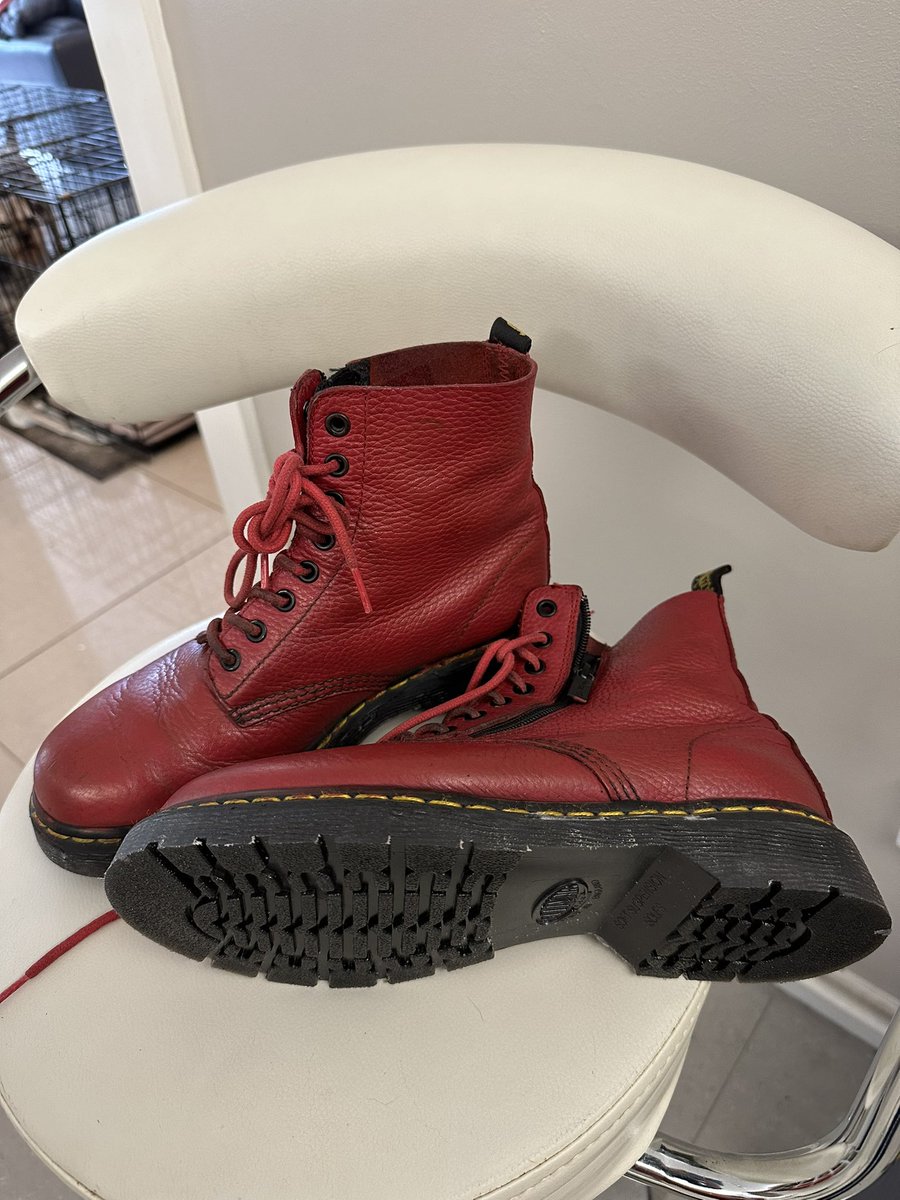 Artist Clare O Hagan (@clare_o_hagan) on Twitter photo Had my red #DocMartens #boots refurbished and re-soled at the <a href="/littlecobbler/">Gary James Morrison</a> in #Derby. Superb job
With the soles made in #Nottingham Had my red #DocMartens #boots refurbished and re-soled at the <a href="/littlecobbler/">Gary James Morrison</a> in #Derby. Superb job
With the soles made in #Nottingham