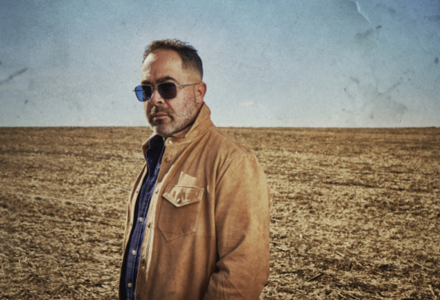 AARON LEWIS's 'The Hill' Is Lowest-Charting Album Of His Solo Career On The Billboard 200 blabbermouth.net/news/aaron-lew…