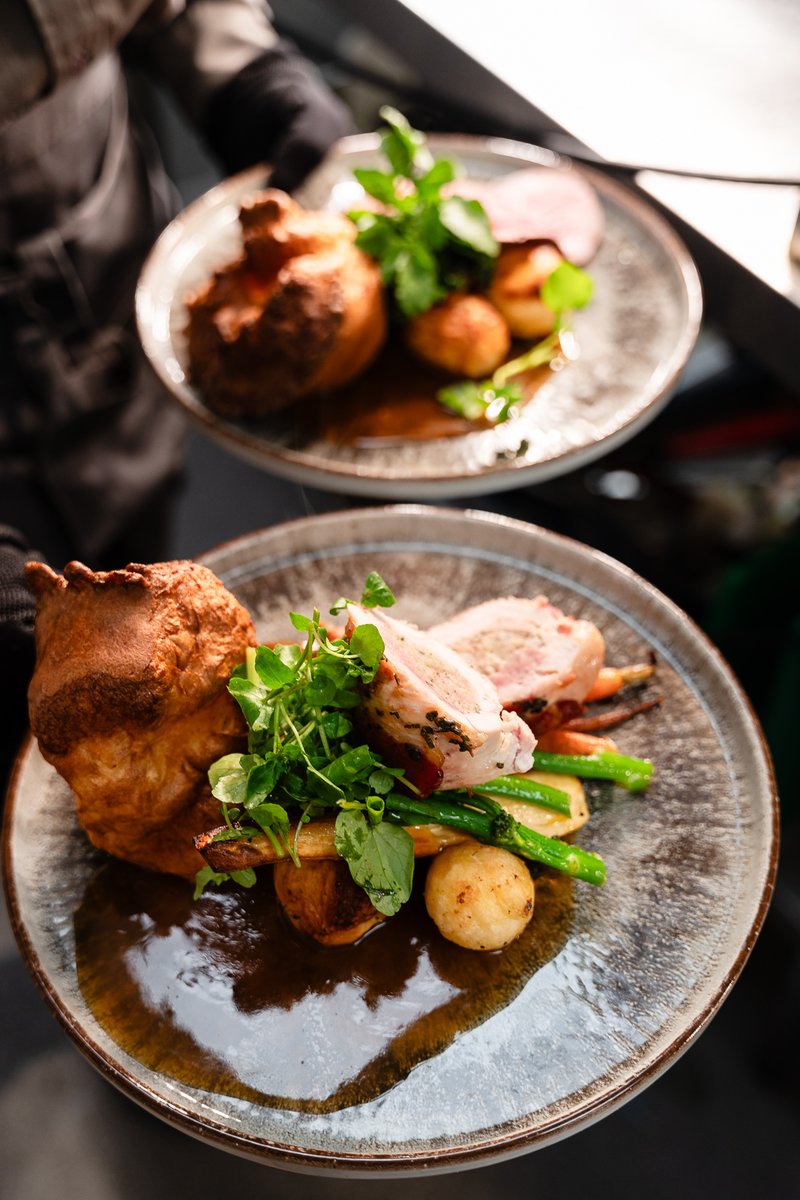 There are just a handful of tables left for Sunday lunch at @BryngarwHouse this weekend. Online reservations: bryngarwhouse.com/the-house-and-… #SundayLunch