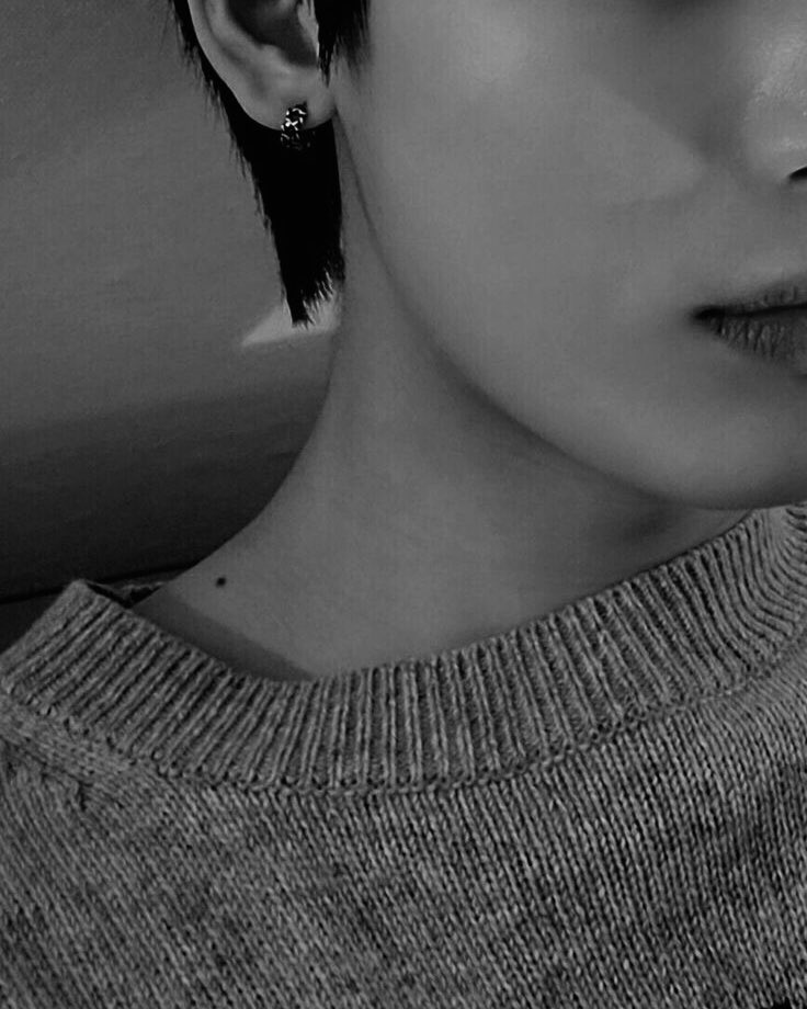 artsyhsn's tweet photo. Paradise,
a short 🔞 heesun au.

wherein Eve (sn) keeps finding himself coming back to a tattoo artist named Kaiser (hs). https://t.co/tXTnHuzwQW