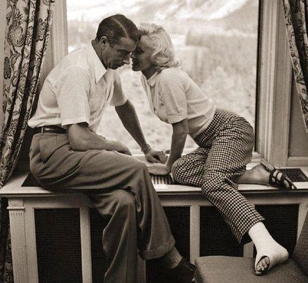 'I don’t know if it’s good for baseball but it sure beats the hell out of rooming with Phil Rizzuto.' Yogi Berra on Joe DiMaggio’s marriage to Marilyn Monroe DiMaggio & Monroe, `53 Window seat at the Banff Springs Hotel, Alberta
