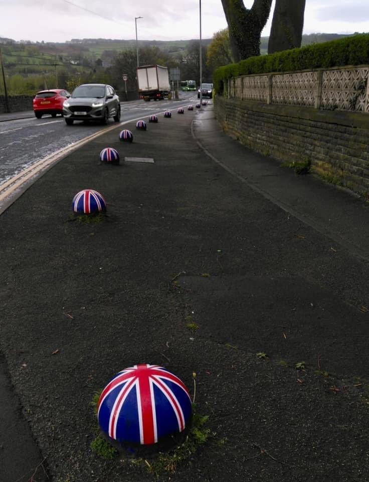 Union flags on bollards in Yorkshire. That’s much prettier isn’t it?