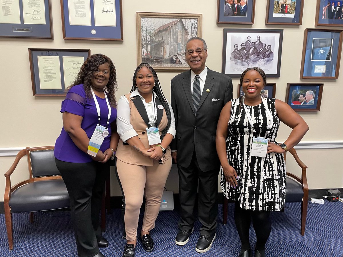 This week, I met with members of KC’s Housing Authority to discuss the need for long overdue investments in federal housing programs.   As they continue working to provide safe and affordable housing to Missouri families, I’ll keep fighting to boost federal support for their work