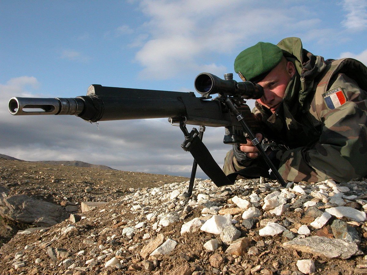 🇫🇷FR F2 ile 2005 yılında Afganistan'daki 2. Yabancı Piyade Alayı'nın keskin nişancısı / Sniper of the 2nd Foreign Infantry Regiment  in Afghanistan in 2005 with FR F2