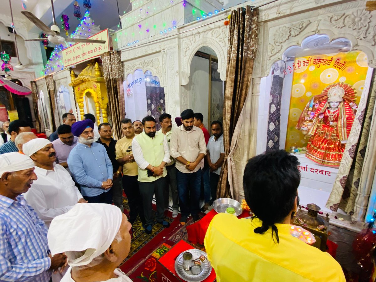 Sought divine blessings at the revered Shri Gurudwara Sahib and Shri Sanatan Dharam Shiv Mandir at Khandwala #AmritsarHeritage