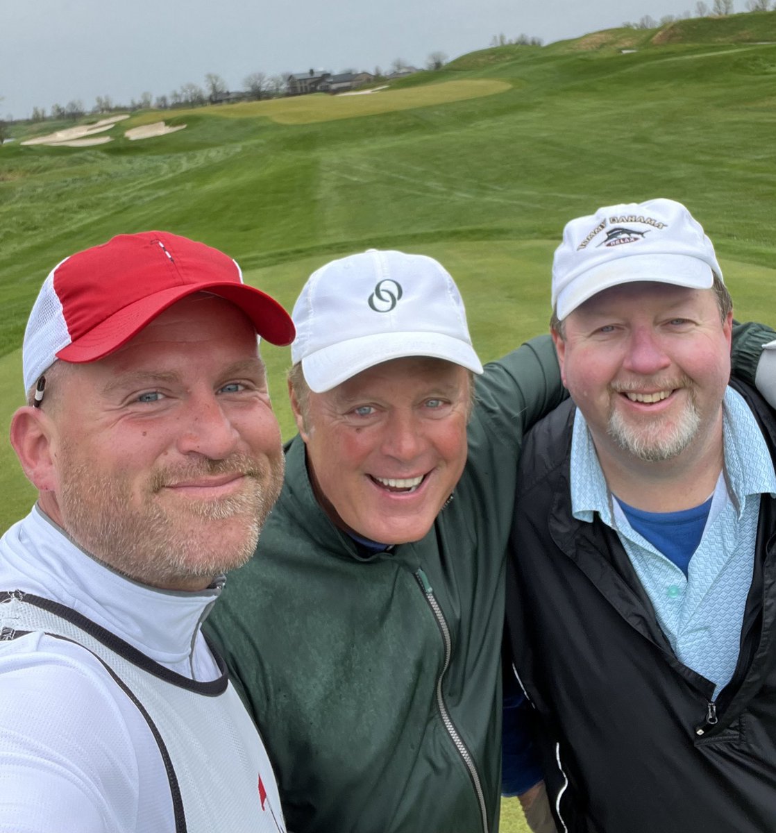 There was wind and rain and cold, but really enjoyed golf with my friend Mike Roeder at the beautiful @GolfVNGC in Newburgh. Guided by our great caddie Lurch!