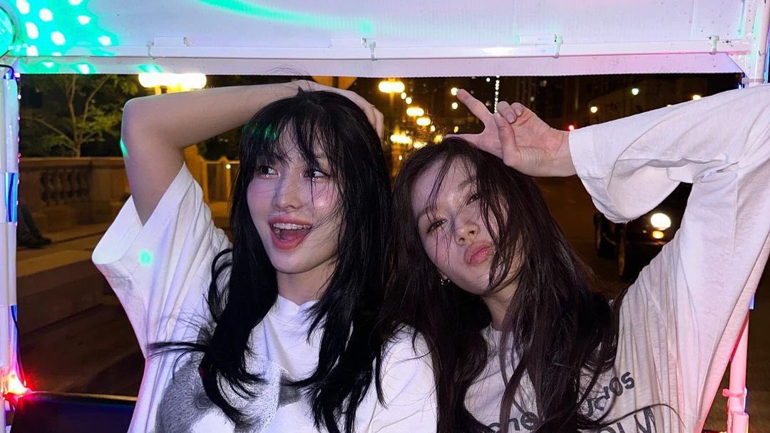one time a once asked momo “do you have any celebrity friend?” then momo pointed to sana who was next to her and said “sana is here! we’ve been friends for over ten years!” 🥹🩷💜 12 years with SANA and MOMO #12YearsWithSAMO #사나_모모_입사_12주년_축하해