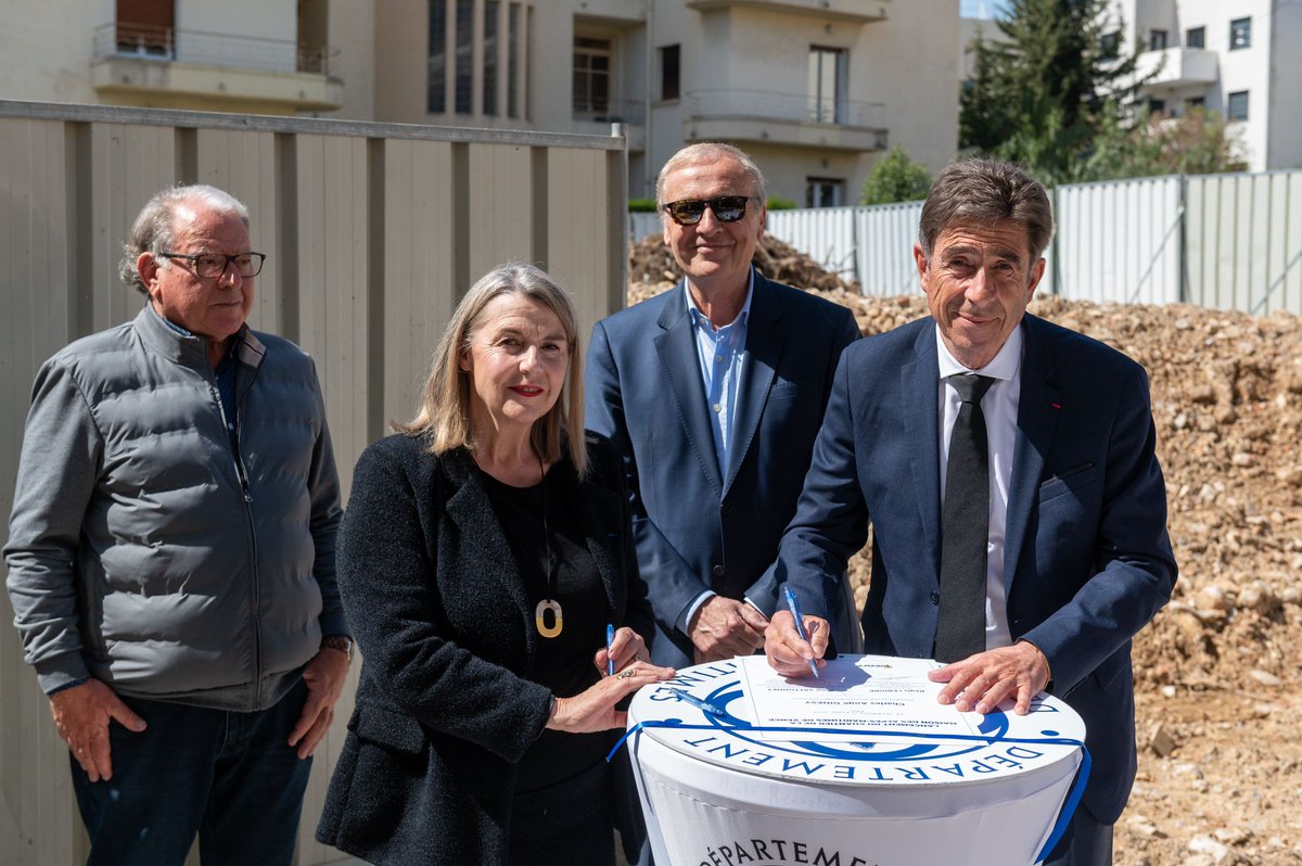 🏠 Lancement du chantier de la Maison des Alpes-Maritimes de Vence! Ce matin, le Président du Département des Alpes-Maritimes, @ca_ginesy accompagné de Anne Sattonnet et de Regis leBigre, Maire de Vence, a posé la 1ère pierre de la future Maison des Alpes-Maritimes (MAM) de…