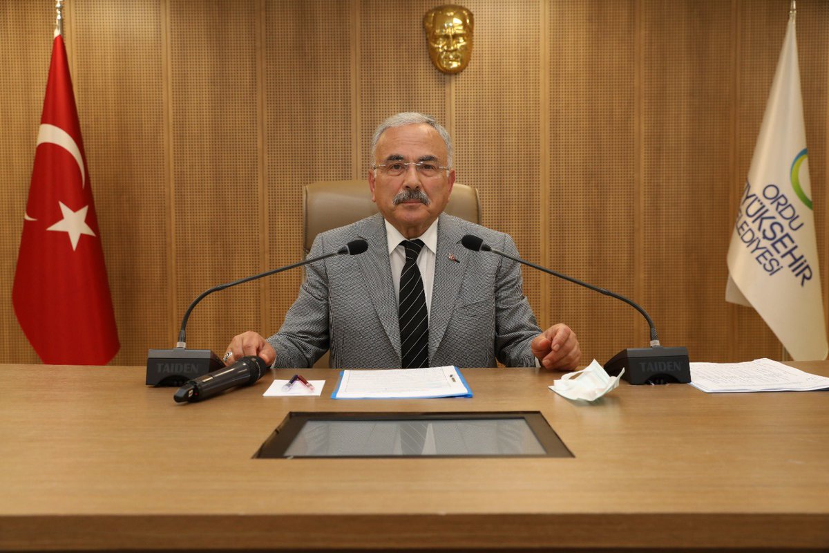 Haklının acelesi yoktur.

Ordu’nun ismine, Ordulular’ın iradesine leke sürmeye çalışanların aksine, gerek seçim sürecinde gerekse de seçimin ardından AHLAKİ DEĞERLERİ ve İLKELİ SİYASETİ önceleyerek, ERDEMLİ BİR TAVIRLA mücadelemizi sürdürdük.

ALÇALMADAN YÜKSELMEK GEREKLİLİĞİNİ