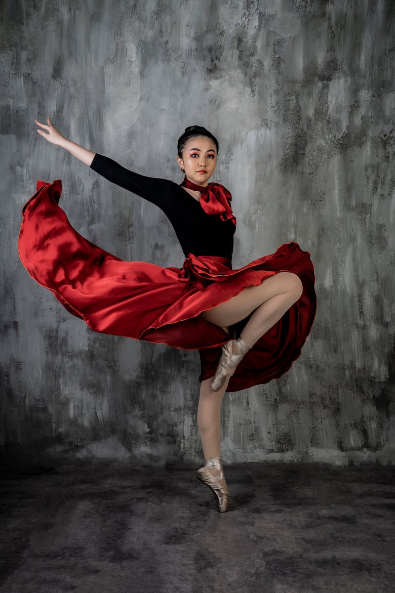 Brigitte Cicilya Juliet, now @UoEDanceSciEd, brings to Pomegranates Festival 20y of practising Indonesian trad dance + ballet, contemporary, K-Pop & Hip Hop in her native Surabaya🇮🇩 'I look f/d to teaching Indonesian trad dance & perfroming at this year’s Pomegranates' 🧵4/12