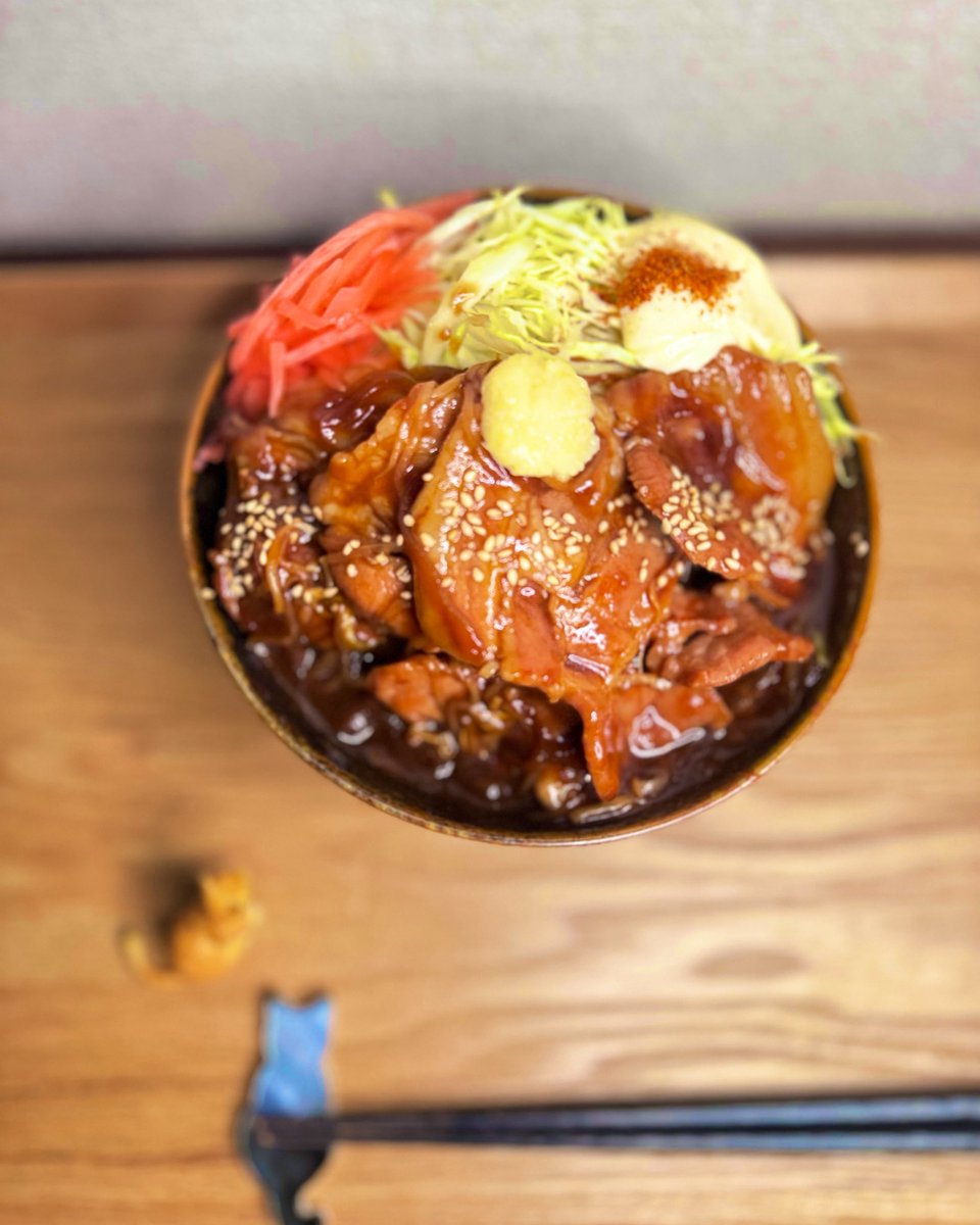 今日の晩ご飯🍚⸒⸒⸒⸒⸒🐈‍⬛.  ໋☪︎♪♪

📖豚肩ロースの生姜焼き丼

#輪廻食堂