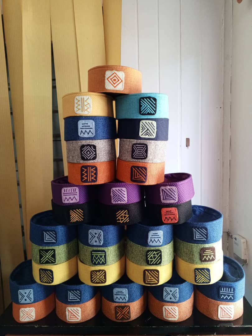 GoraDiagne23's tweet photo. Même les chapeaux sont disponibles à 20000 l’unité. 
773276024

Merci my guys 🙏🏾❤️ https://t.co/vJsgVpq1tg