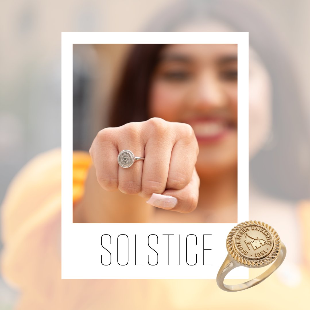 💫  SOLSTICE 💫  This Celestial class ring brings a 𝓶𝓲𝓷𝓲𝓶𝓪𝓵𝓲𝓼𝓽𝓲𝓬 touch to showcase your dedication and pride in your alma mater.
🔓 Nine metal options
🏫 Your school's logo
+ MORE! Find your style. #HJClassRing #Collegering