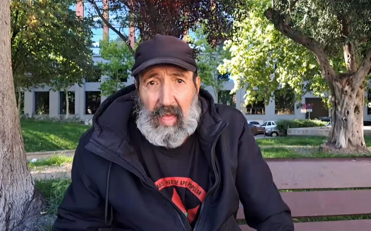 🖤 HOY <a href="/StopDesMostoles/">Stop Desah. Móstoles</a> está de luto.
Nuestro compañero Patxi,  desahuciado de #LaDignidad el pasado verano y que llevaba 9 meses malviviendo en el parque luchando por su  #derechoalavivienda, ha fallecido esta noche víctima del desamparo institucional #NoSonMuertesSonAsesinatos