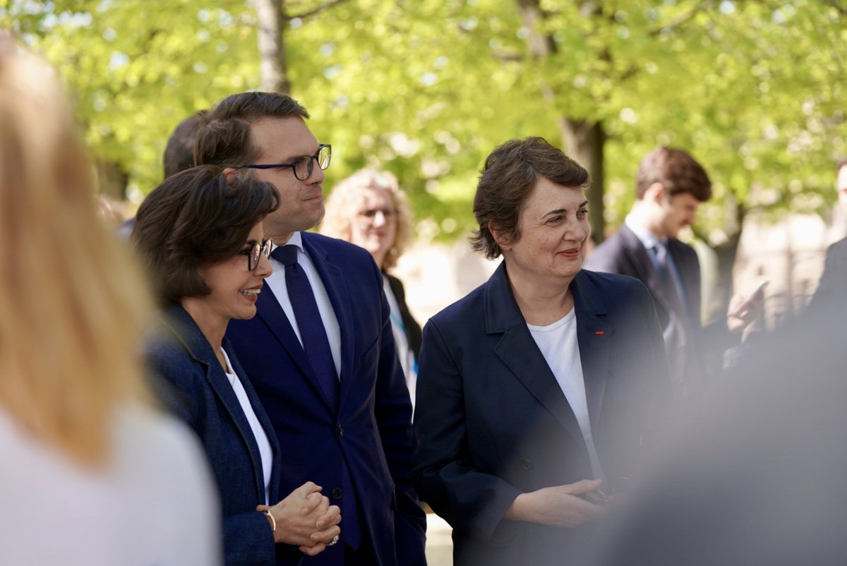 Avec @datirachida Ministre de la Culture, Laurence des Cars @MuseeLouvre et @ArielWeilT pour inaugurer aux Tuileries les terrasses Rose Valland. ☑️ Dès 2016 la @Mairie17 a rendu hommage à celle qui a permis le retour de nombreuses œuvres spoliées en dénommant une voie #Paris17