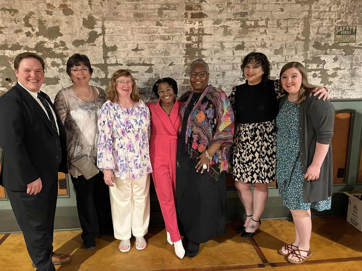 pshackel's tweet image. Last night was such a wonderful experience! It is truly a blessing to work with such a fantastic group of library supporters! They are SO VERY generous with their time and energy and demonstrate the special place our library has in the center of our community. @MSLibraryComm