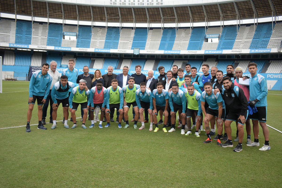 Alejandro Domínguez, presidente de @CONMEBOL, y Claudio Tapia, máxima autoridad de @afa, fueron recibidos por Víctor Blanco en el Cilindro para una recorrida por las instalaciones. ¡Muchas gracias, @agdws y @tapiachiqui, por haber visitado nuestra casa!