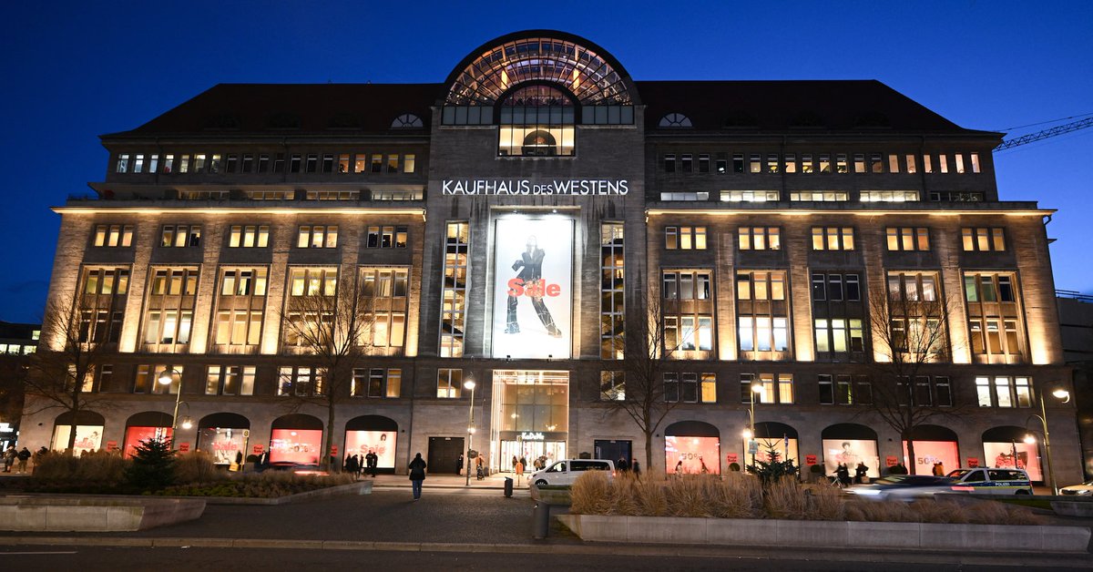 Thailand's Central buys German luxury retail property KaDeWe reut.rs/3JebuMm