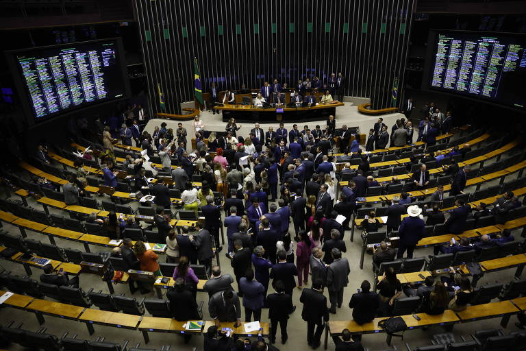 EXTRA: CONGRESSO VAI REAGIR A AMPLIAÇÃO TOTALITÁRIA DO FORO PELO STF

A ampliação do foro especial para a qual o STF já fez maioria põe todos os políticos ao alcance do facão da corte de Alexandre de Moraes durante e depois de seus mandatos. Ou seja, entrou na política, tá na mão