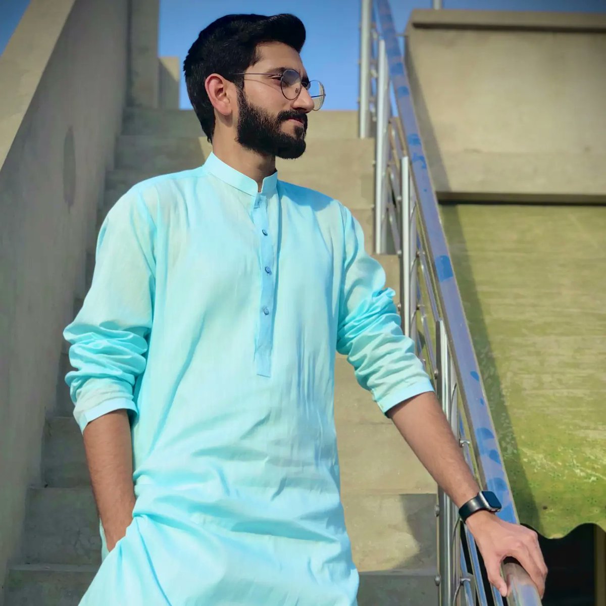 _e_lectron's tweet image. Boi in Blue 💙 this eid 2k24
#Eid_Mubarak #Day3