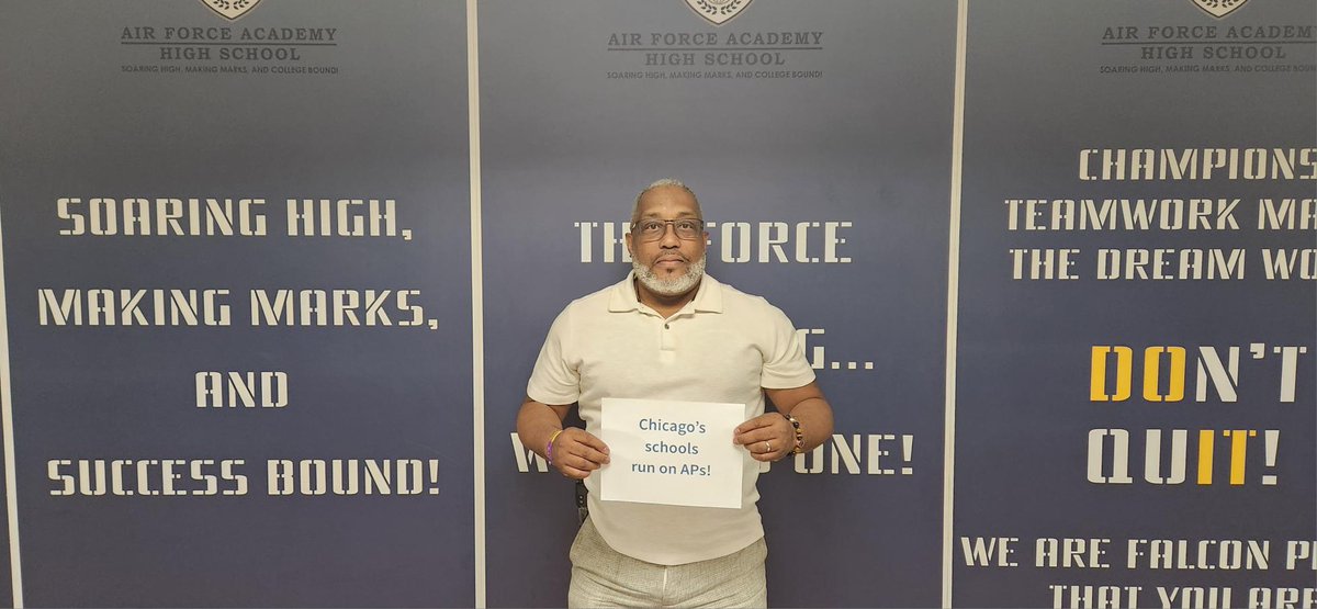 TheFundChicago's tweet image. It&apos;s still #APpreciationWeek at the Fund. Fund members brought treats to Thomas Kelly College Preparatory, Walter Payton College Preparatory, Whitney M. Young Magnet, Jones College Prep, Gurdon S. Hubbard, and Air Force Academy. #CPSrunsonAPs