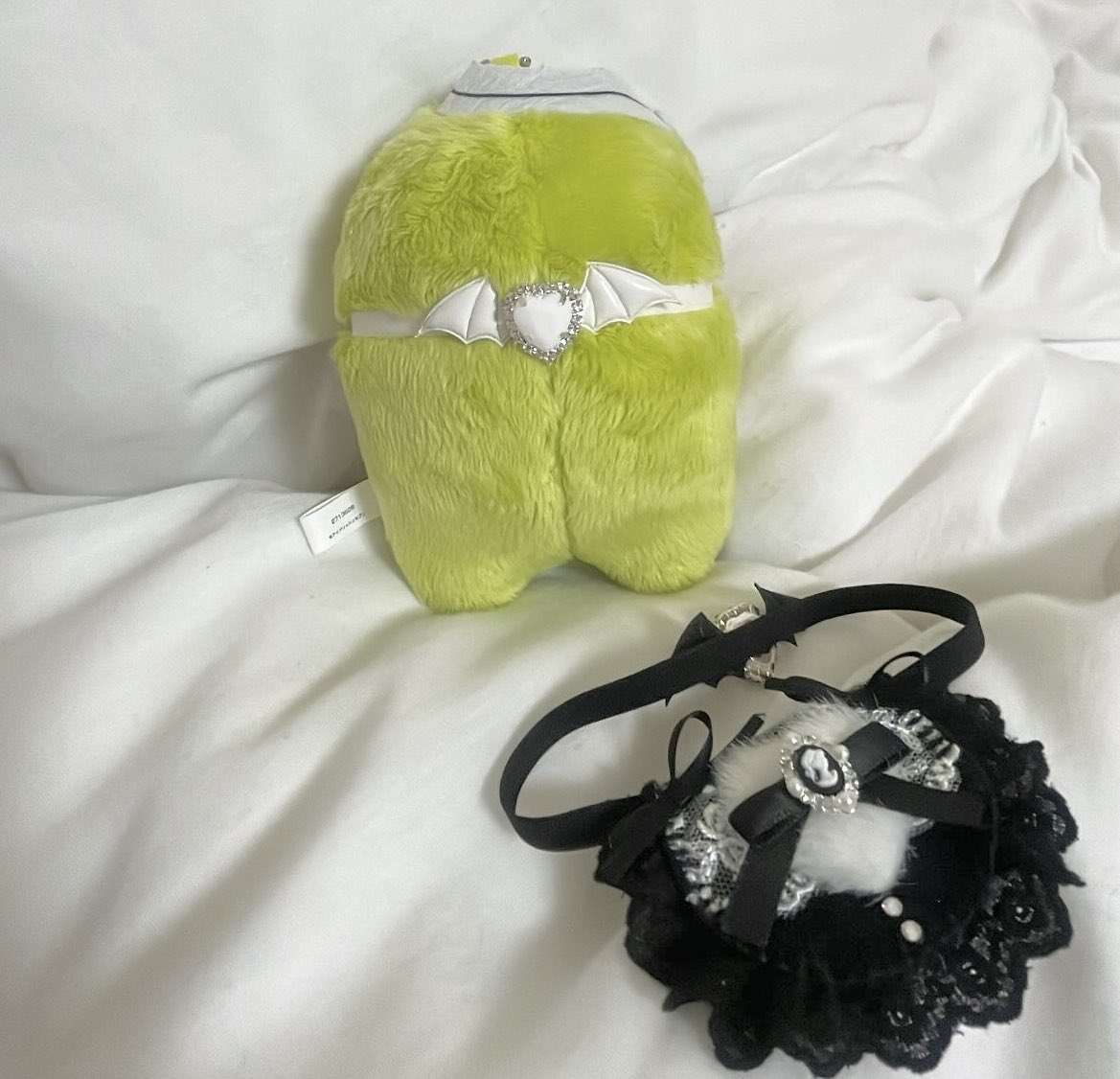 楽しみにしていたスタイが届きました💞💞
後ろがかわいすぎる😭
黒はワルモフちゃん用にオーダーしたので明日はお迎えできるといいなあ✨