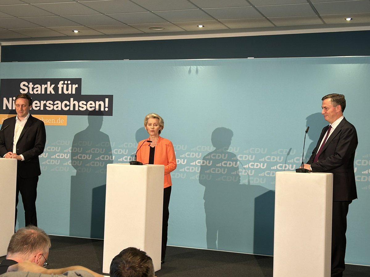 Kleiner Landesparteitag der CDU Niedersachsen in Hildesheim.  Gastredner/in Ursula von der Leyen, EU- Kommissionspräsidentin, David McAllister, Vorsitzender des Auswärtigen Ausschusses des EU- Parlamentes und Sebastian Lechner Landesvorsitz der CDU Niedersachsen.